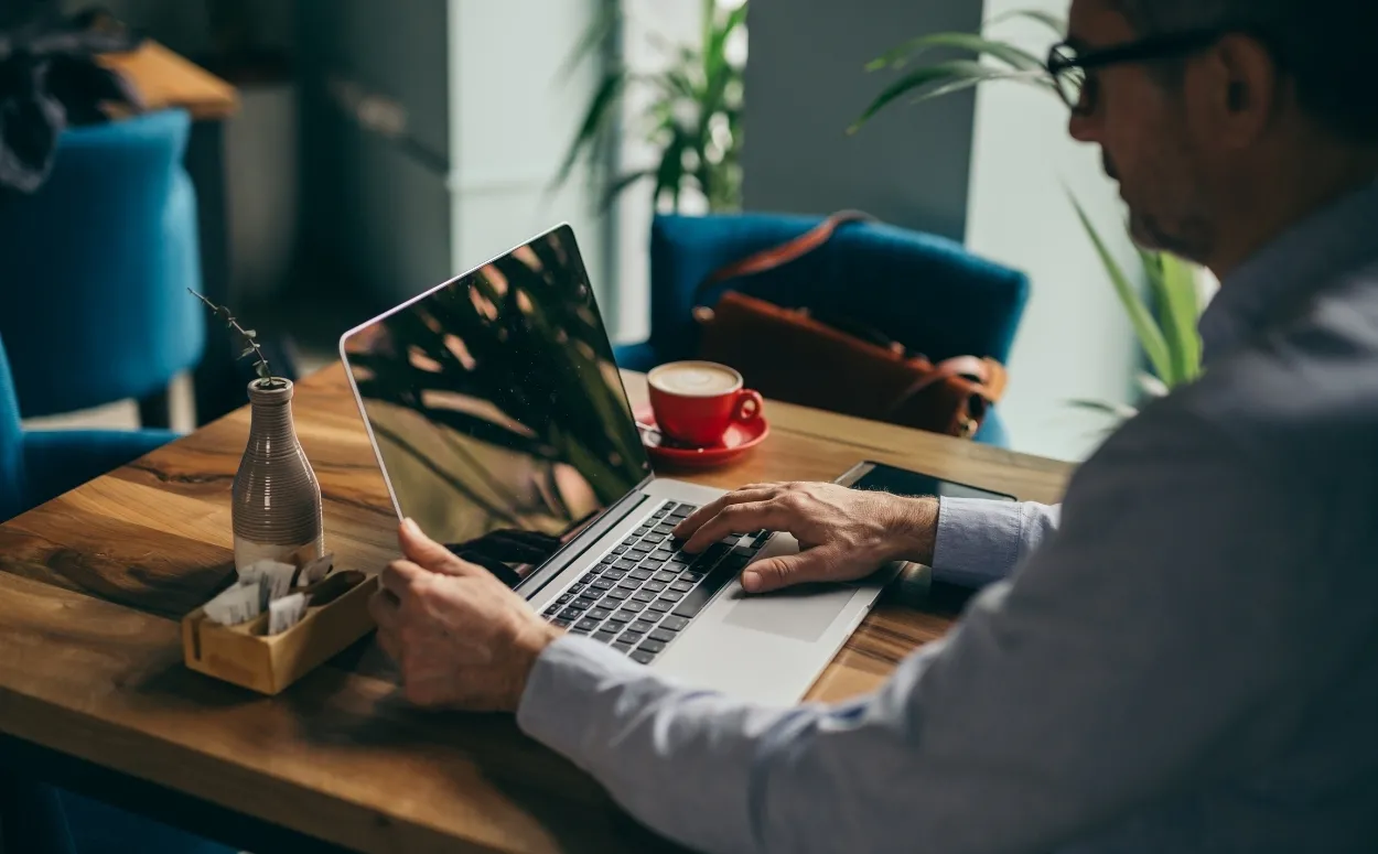 Custo de desenvolvimento de site com SEO local para serviços