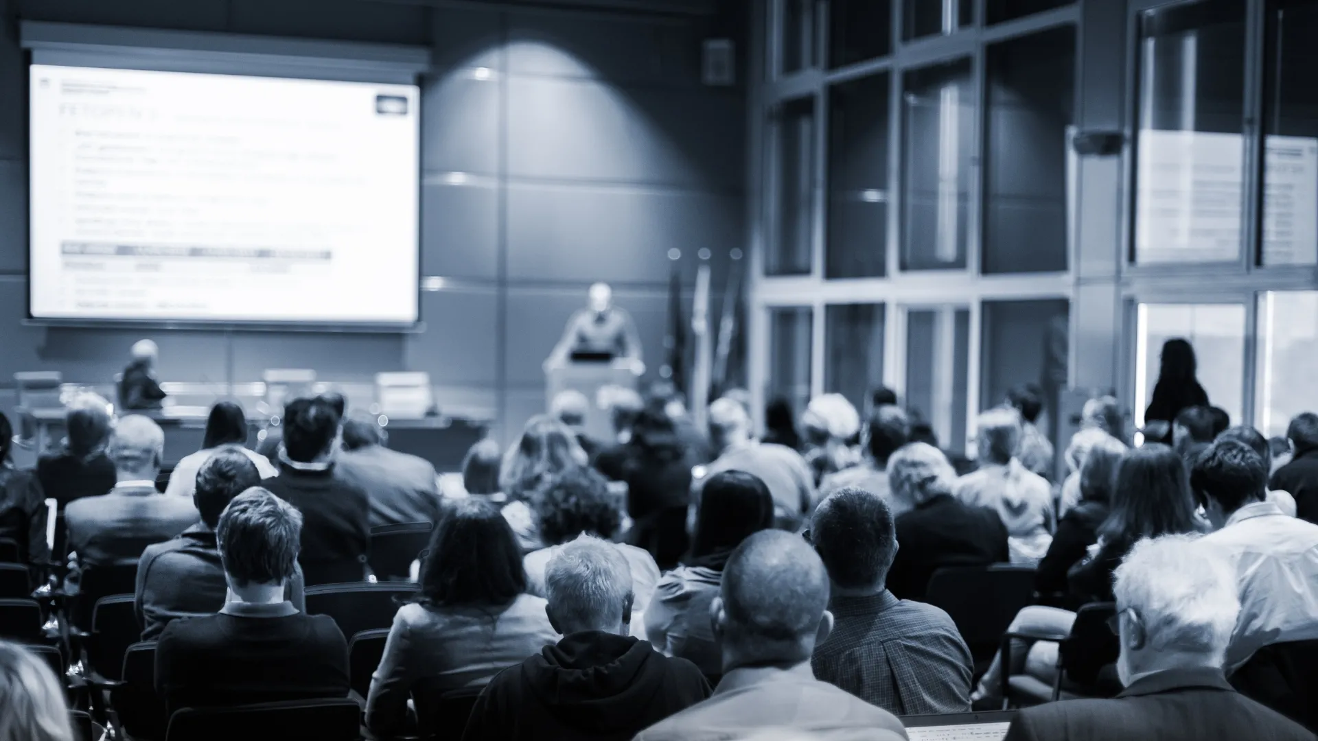 Loja virtual escalável para grandes estoques