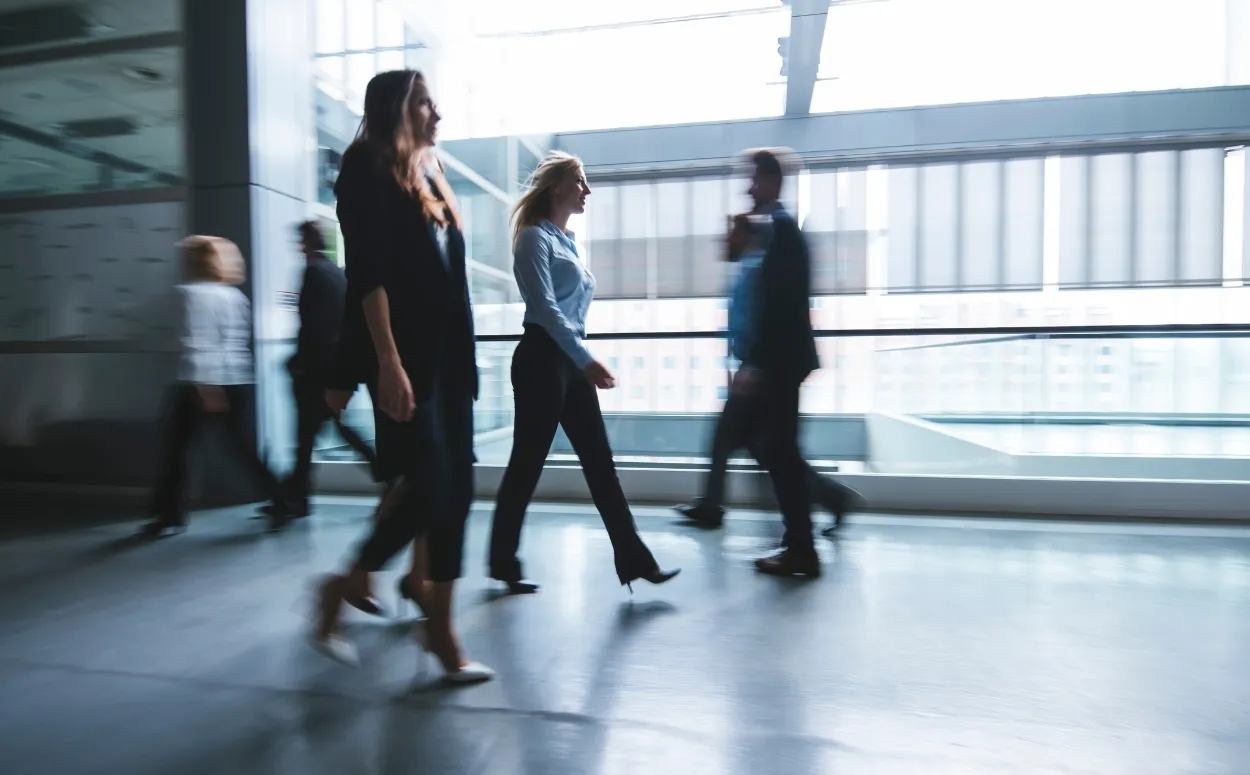 Vantagens de ter um site profissional em vez de depender só das redes sociais